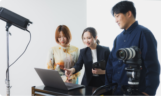 フォトスタジオでの撮影の様子
