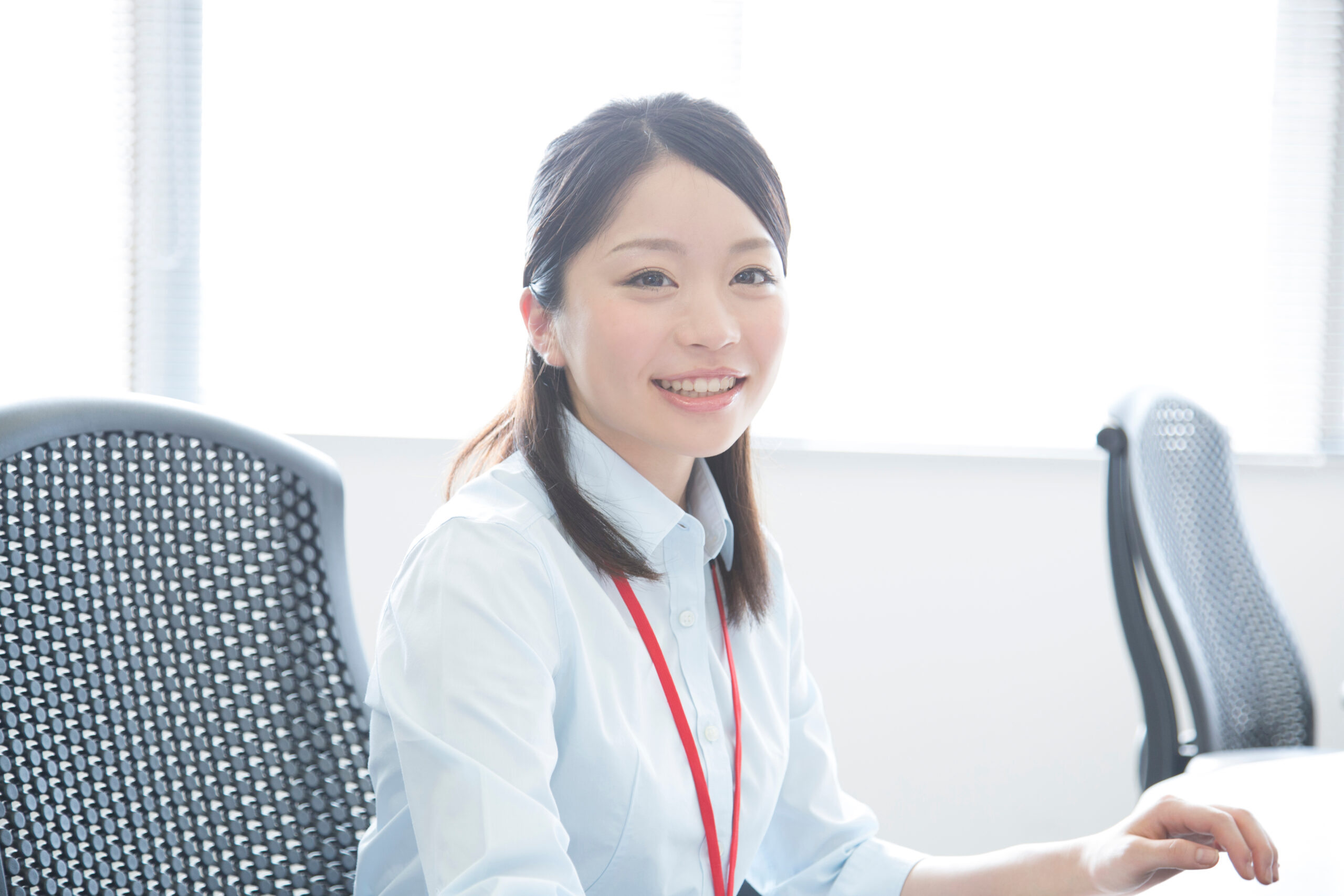 女性事務 写真 事務職の女性は婚活で大人気！でもライバル多し！差をつける方法とは - 結婚物語。
